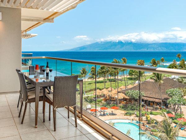 Luxurious 7-Bedroom Oceanfront Retreat in Maui